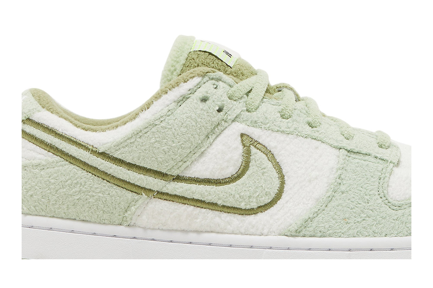 Wmns Dunk Low SE 'Fleece - Honeydew'